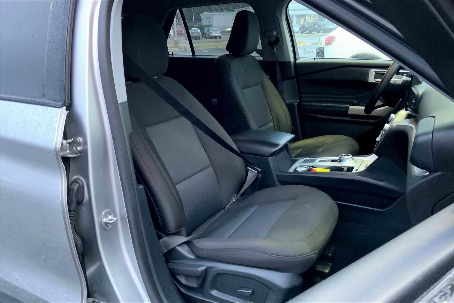 Used 2022 Ford Explorer XLT image 15
