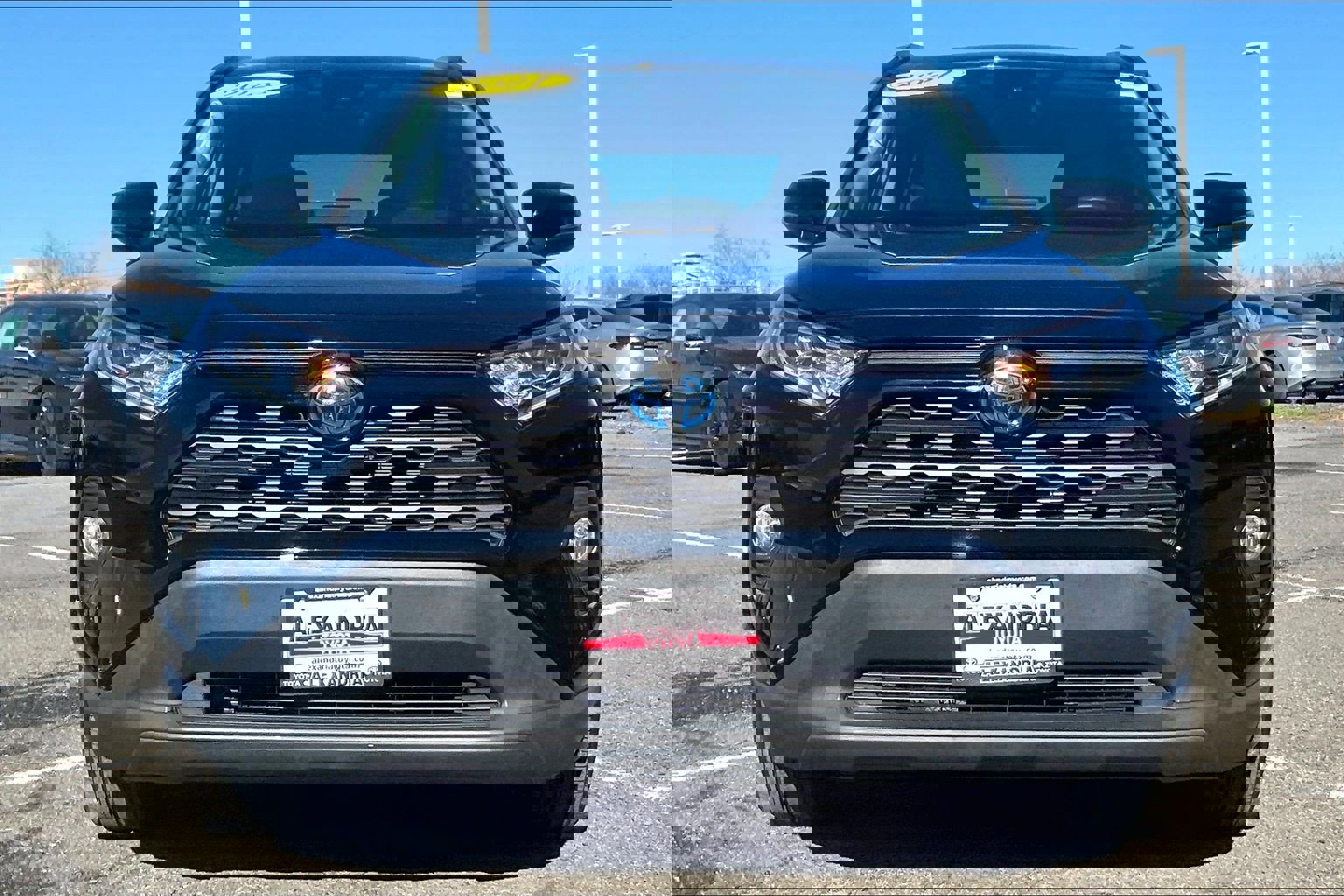 Used 2021 Toyota RAV4 XLE w/ Convenience Package image 3