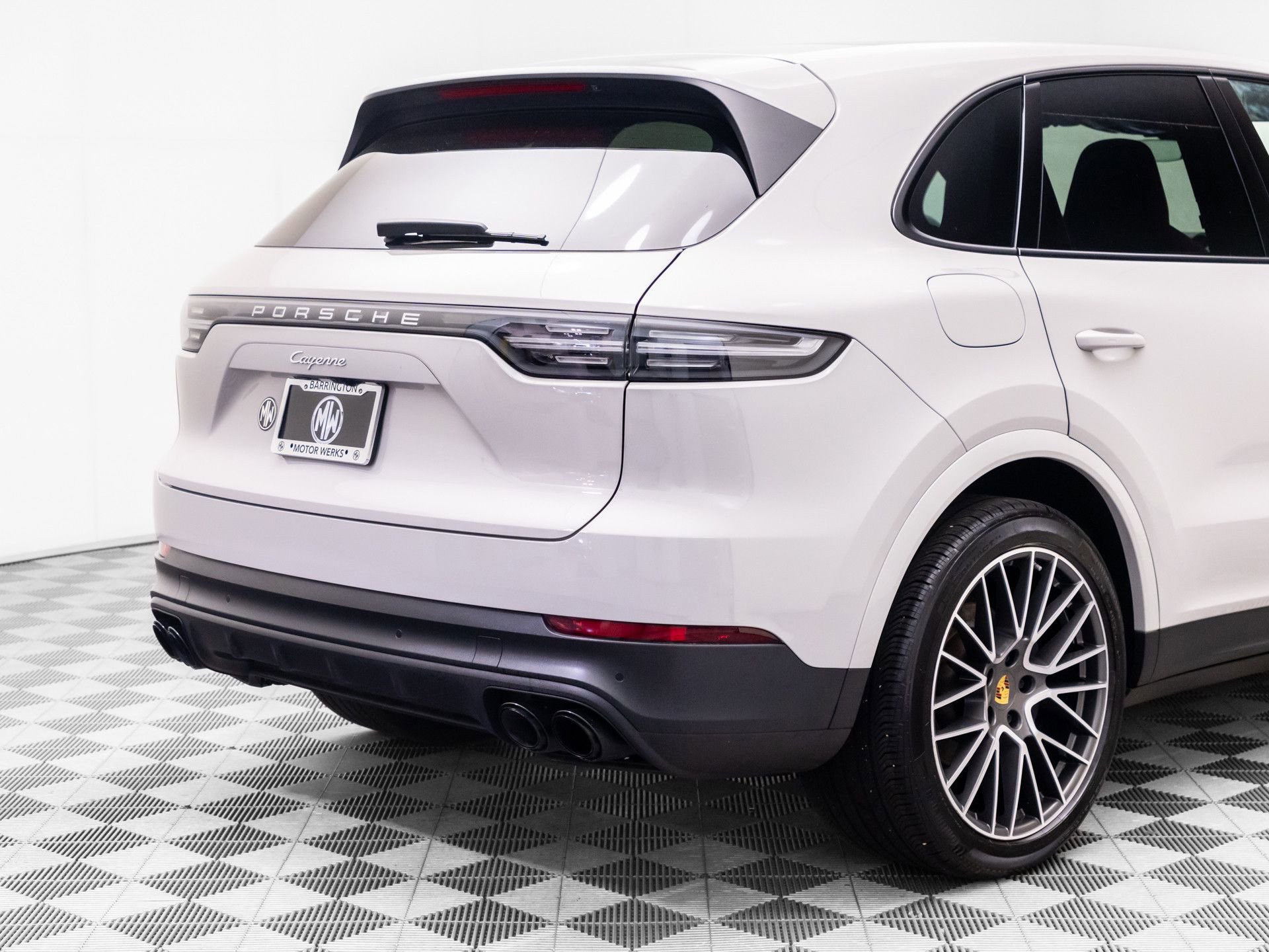 Certified 2023 Porsche Cayenne AWD/4WD image 33