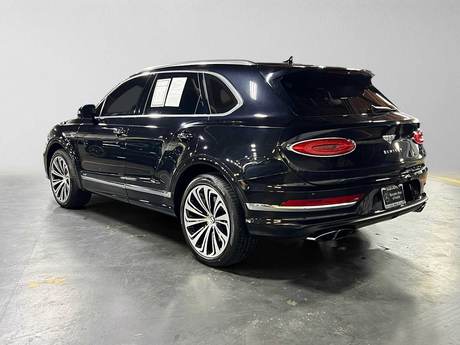 Used 2022 Bentley Bentayga AWD/4WD image 5