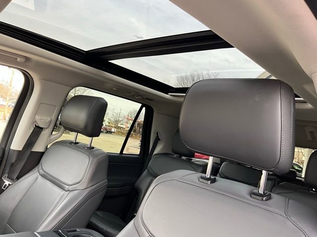 Used 2025 Ford Expedition Active image 6