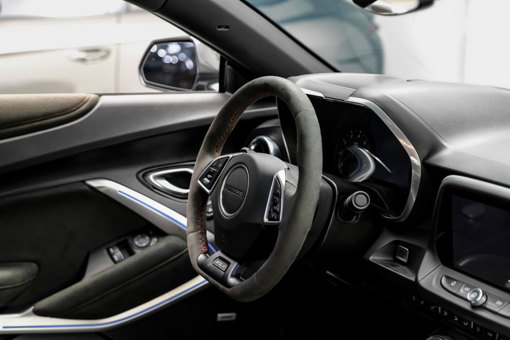 Used 2018 Chevrolet Camaro ZL1 RWD image 14