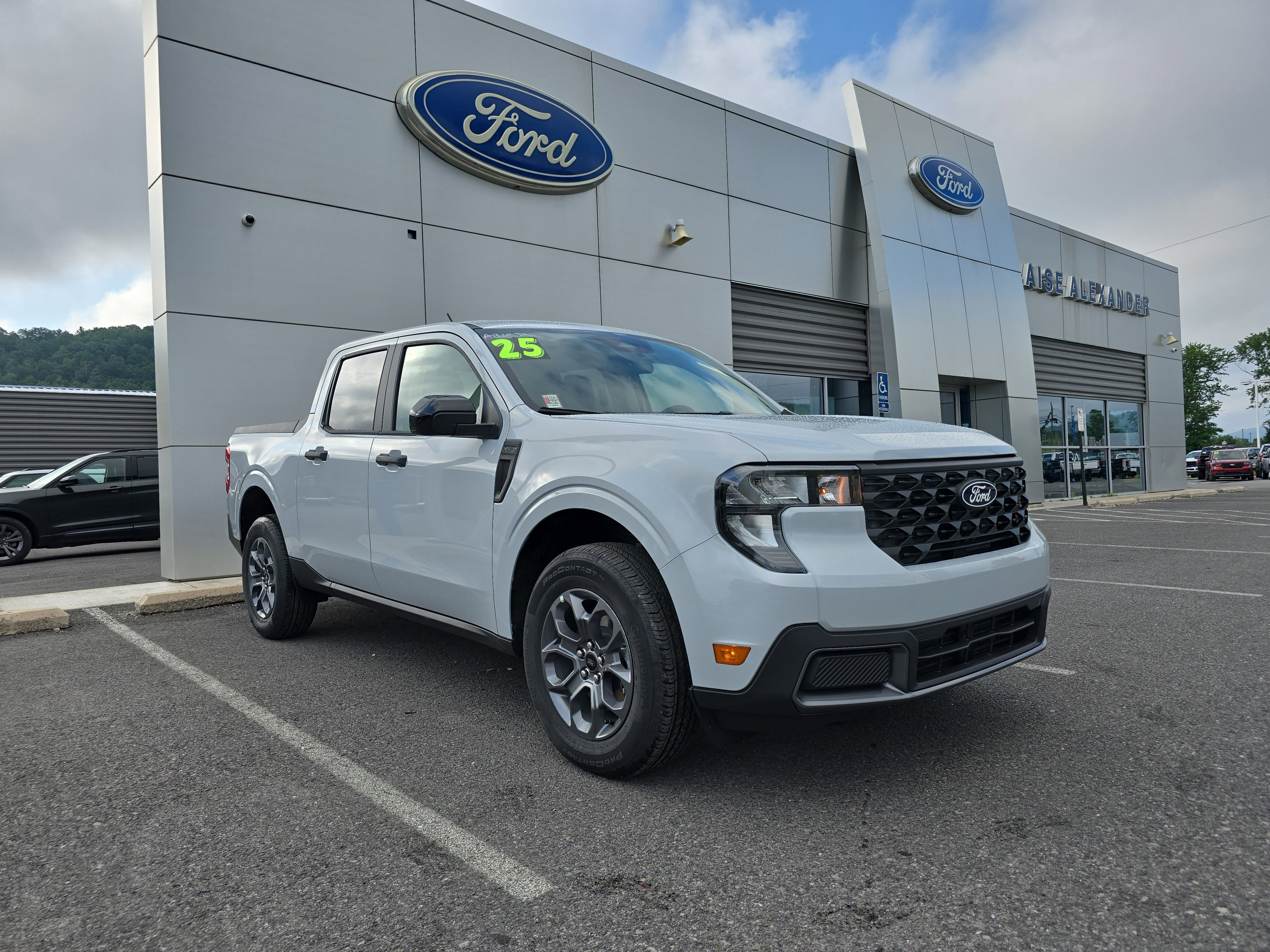New 2025 Ford Maverick XLT w/ XLT Luxury Package image 1