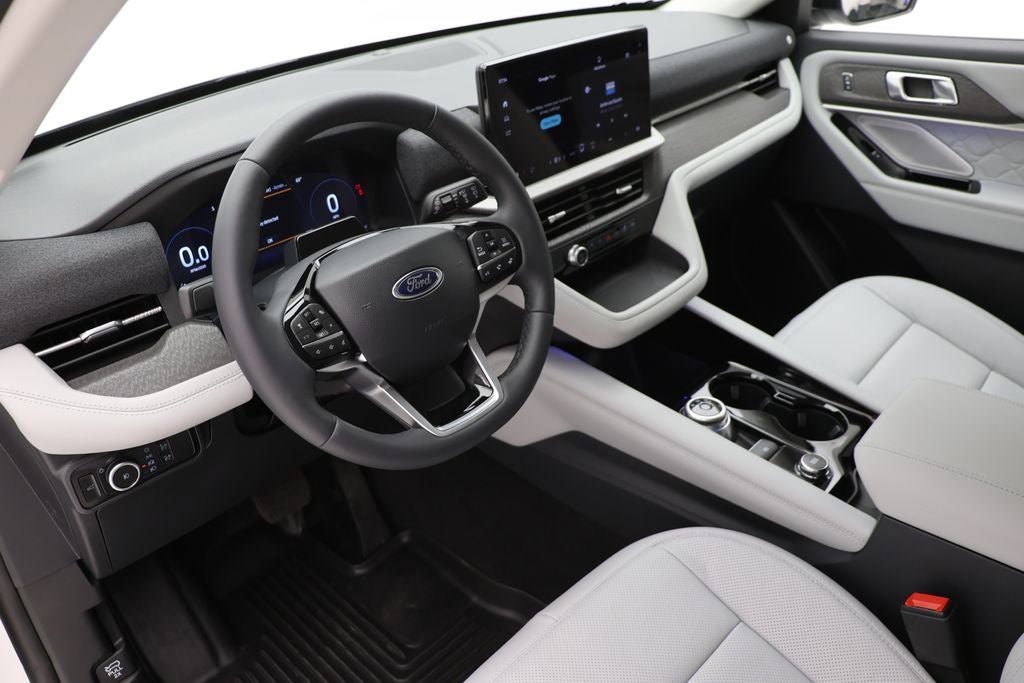 Used 2026 Ford Explorer Platinum w/ LUX Leather Package image 15