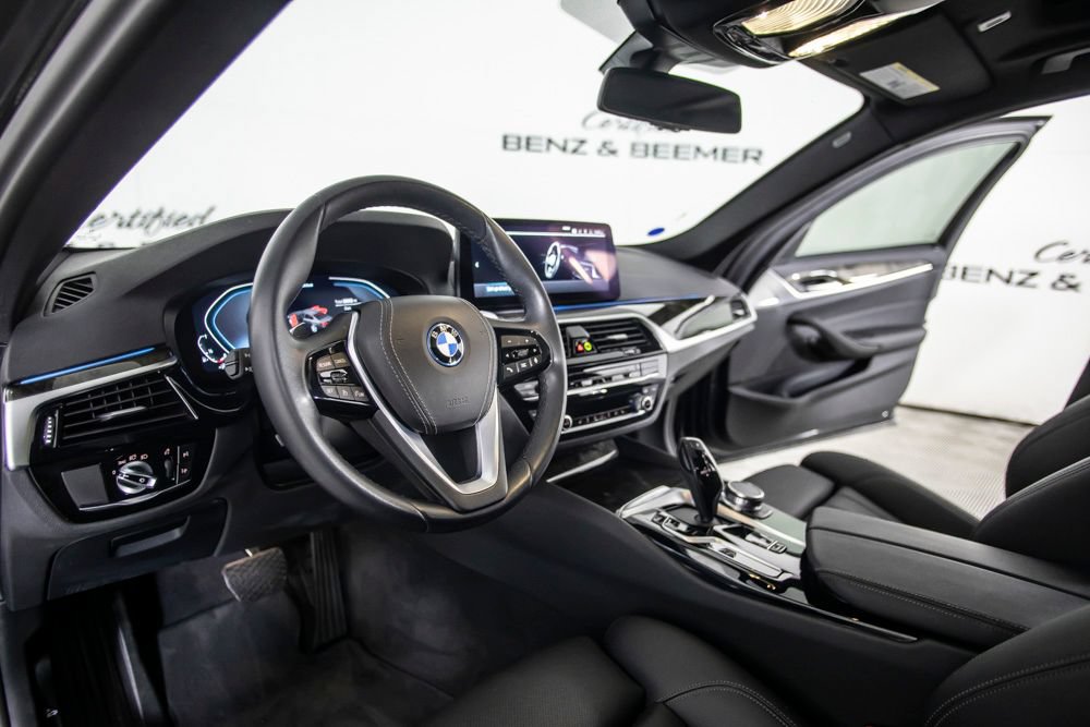Used 2023 BMW 530e w/ Convenience Package RWD image 20