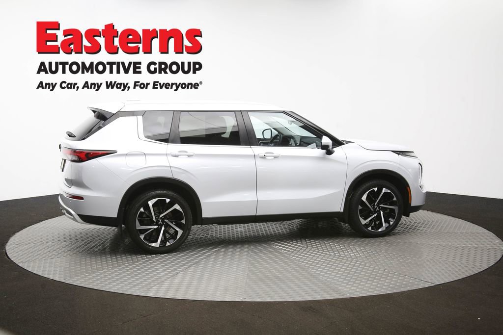 Used 2024 Mitsubishi Outlander SE image 43