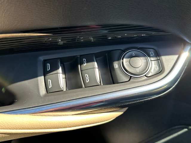 Certified 2024 Cadillac XT4 Luxury w/ Cold Weather Package AWD/4WD image 28