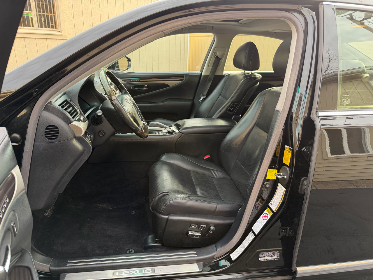 Used 2013 Lexus LS 460 Luxury Sedan AWD w/ Comfort Pkg image 15
