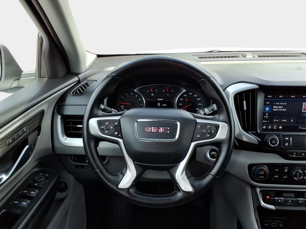 Used 2024 GMC Terrain SLT image 13