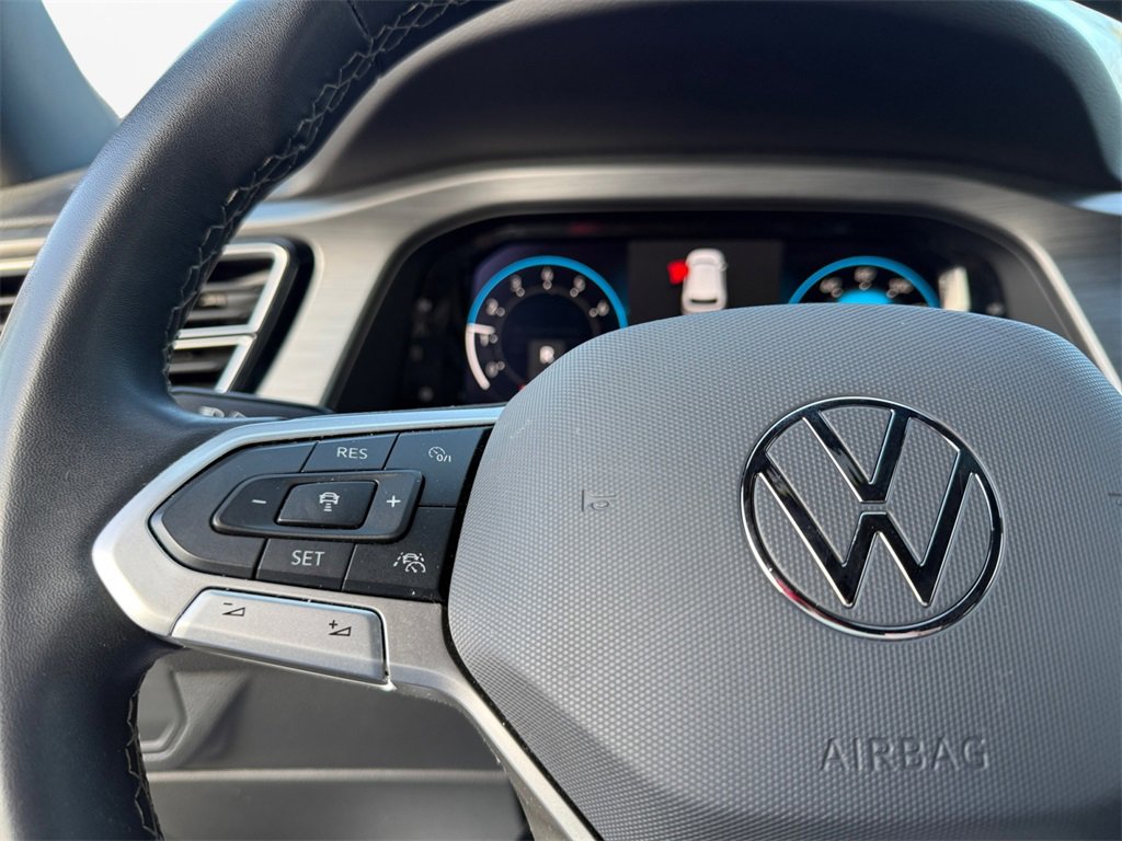 Used 2024 Volkswagen Atlas Cross Sport SE image 25