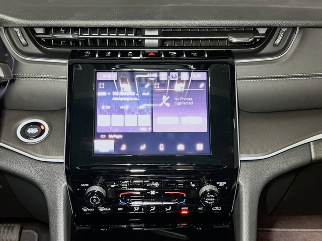 New 2025 Jeep Grand Cherokee Altitude image 8