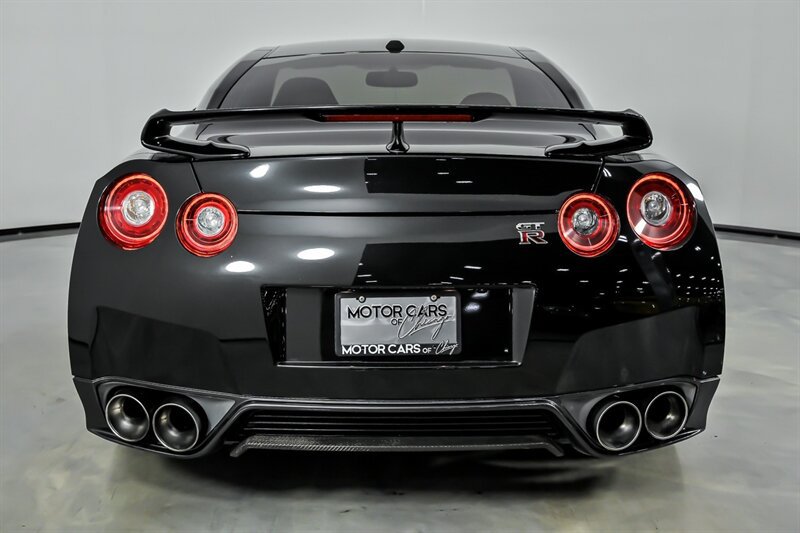 Used 2015 Nissan GT-R Premium AWD/4WD image 8