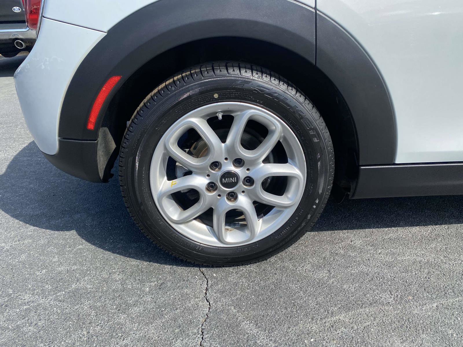 Used 2019 MINI Cooper 4-Door Hardtop w/ Signature Upholstery Package image 9