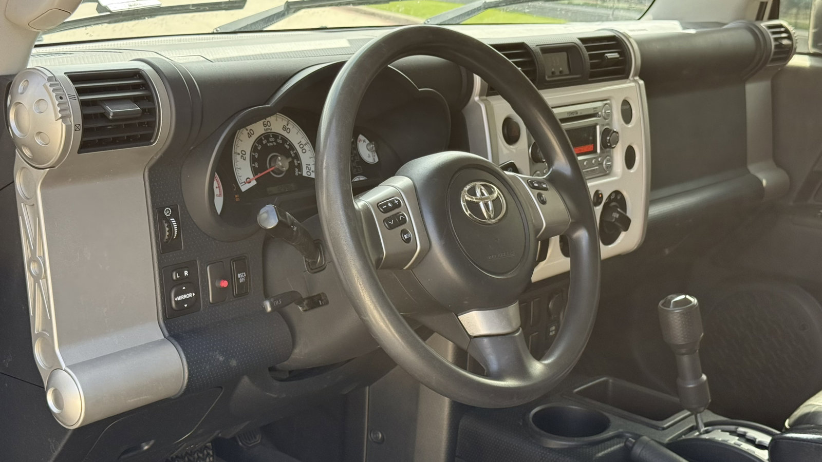 Used 2012 Toyota FJ Cruiser 2WD w/ Convenience Pkg image 4