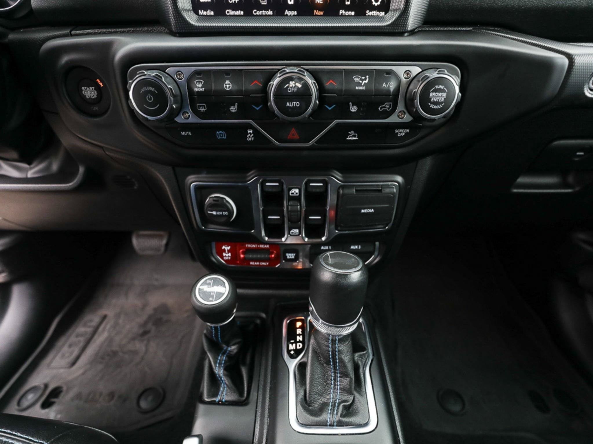 Used 2023 Jeep Wrangler Unlimited Rubicon 4xe w/ Cold Weather Group AWD/4WD image 19