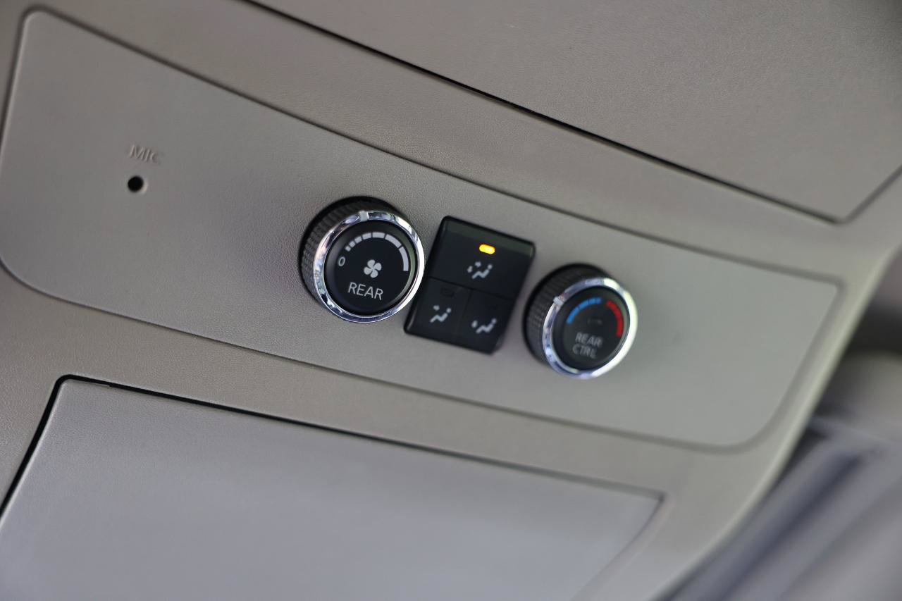 Used 2010 Nissan Armada Titanium RWD image 40