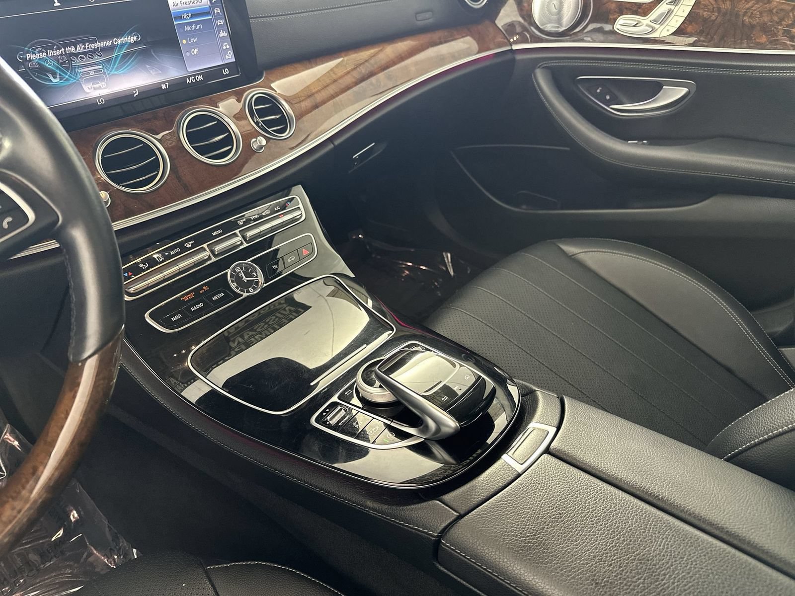 Used 2018 Mercedes-Benz E 300 4MATIC w/ Premium 2 Package (Q02) image 21