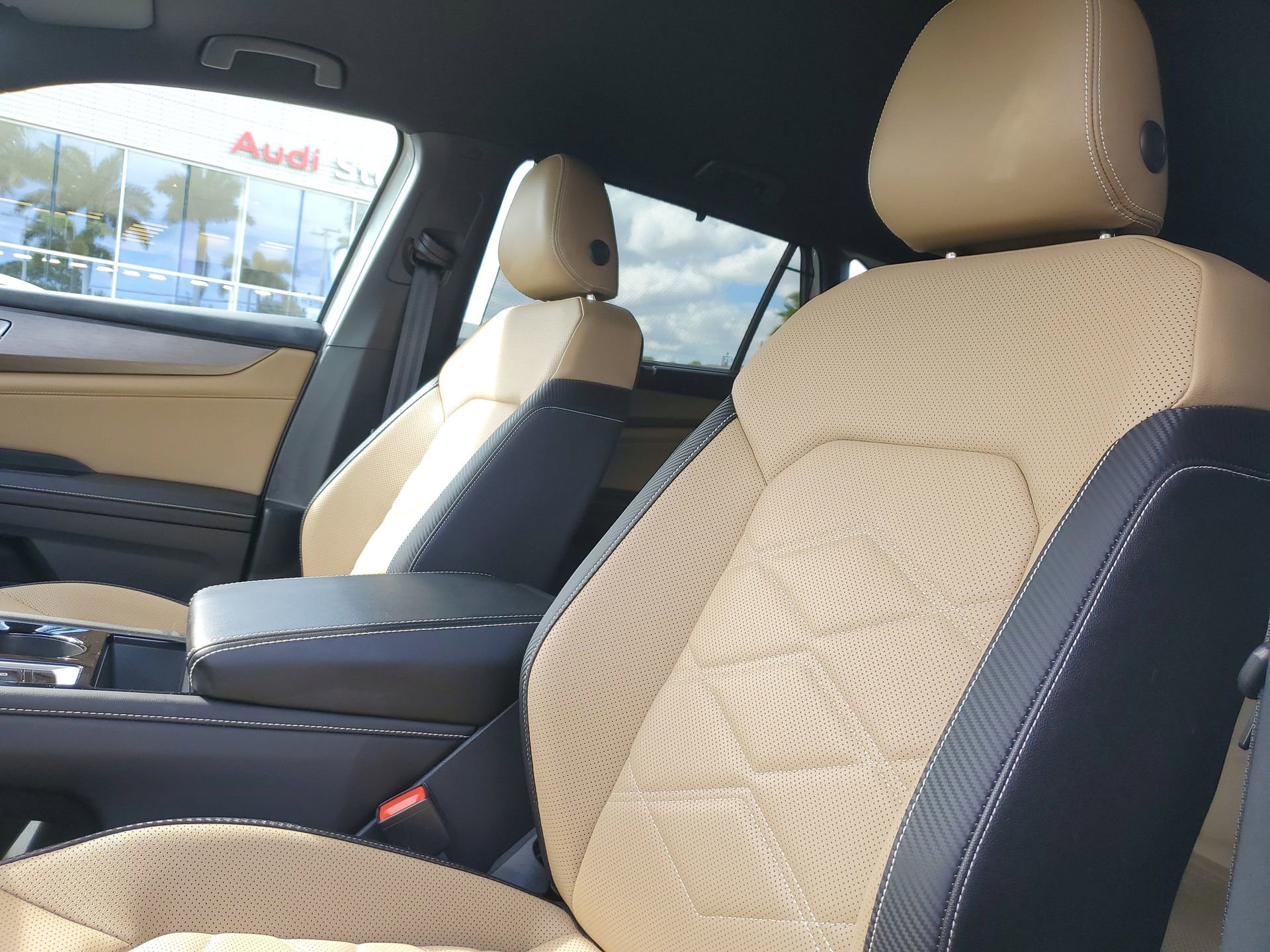 Used 2025 Volkswagen Atlas Cross Sport SE w/ Black Wheel Package image 17