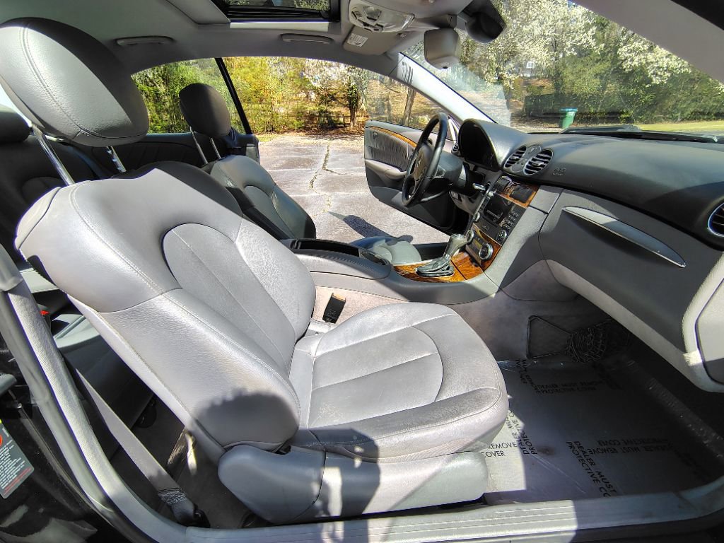 Used 2007 Mercedes-Benz CLK 350 Coupe image 23