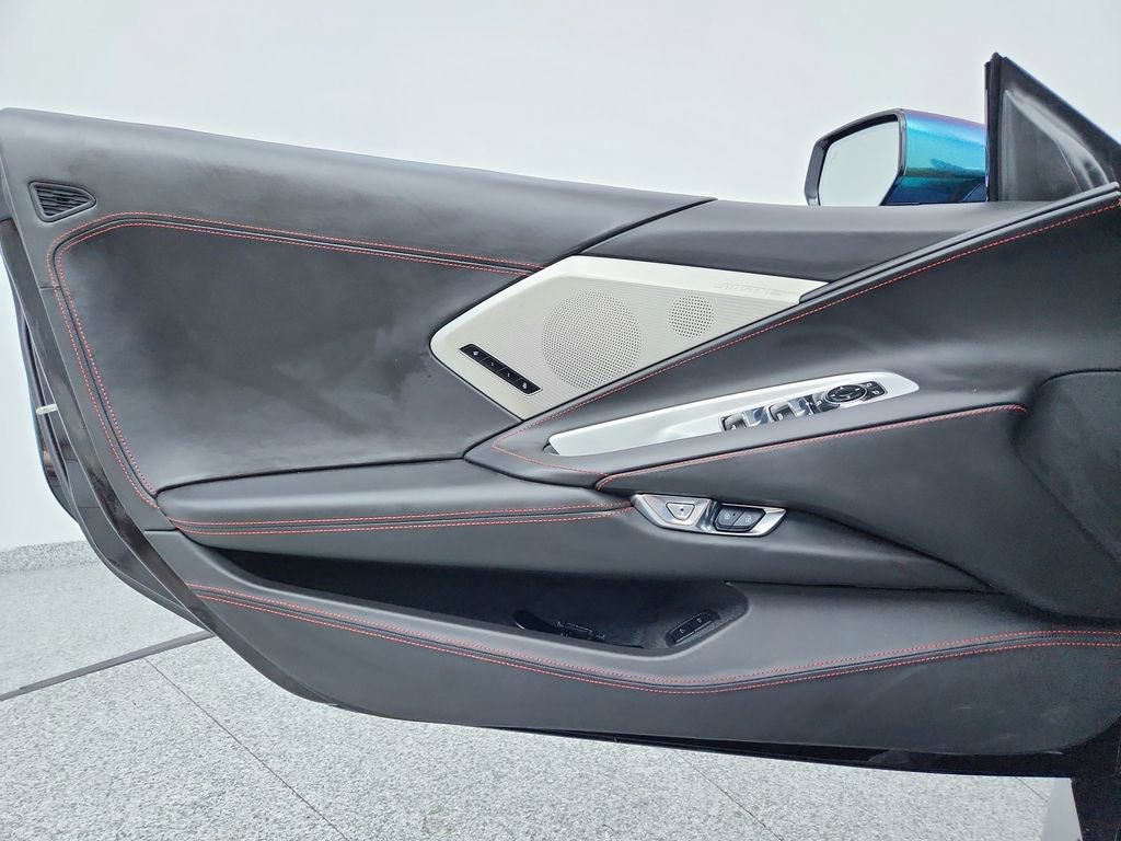 Used 2022 Chevrolet Corvette Stingray Premium Conv w/ Z51 Performance Package image 17