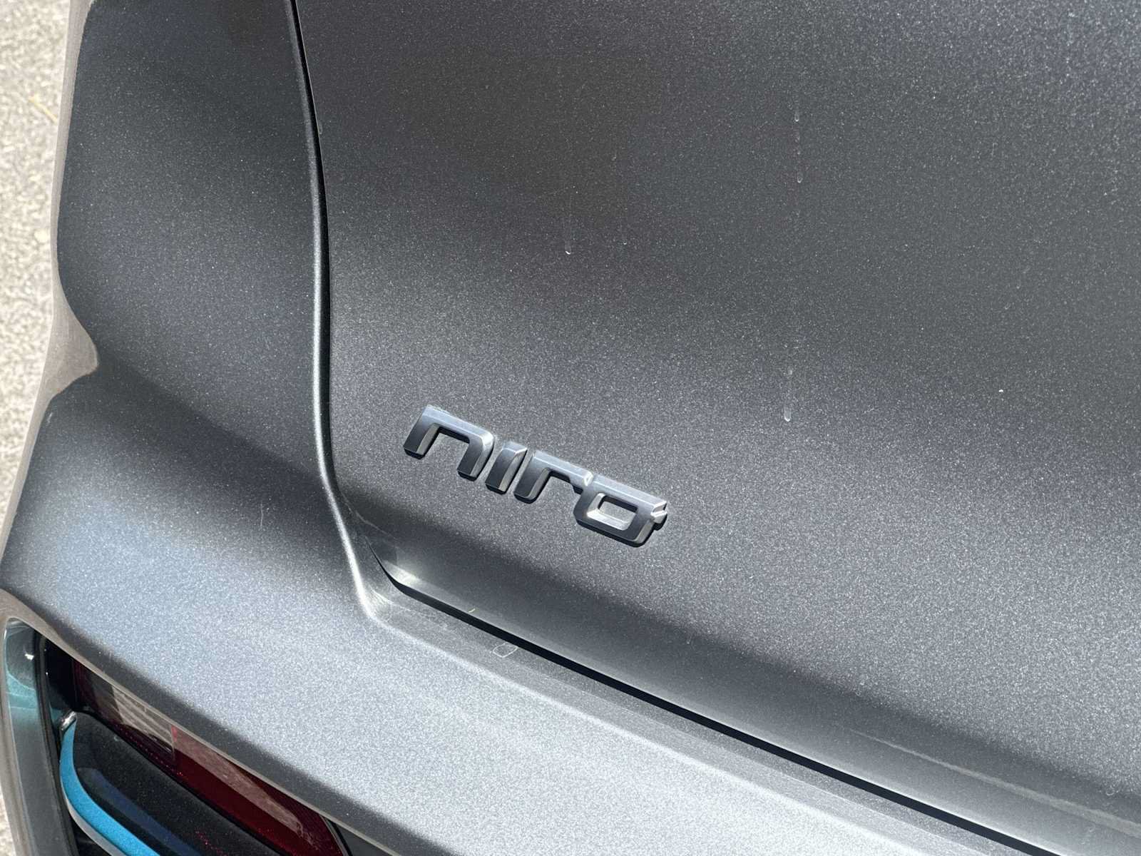 Used 2022 Kia Niro EX FWD image 11