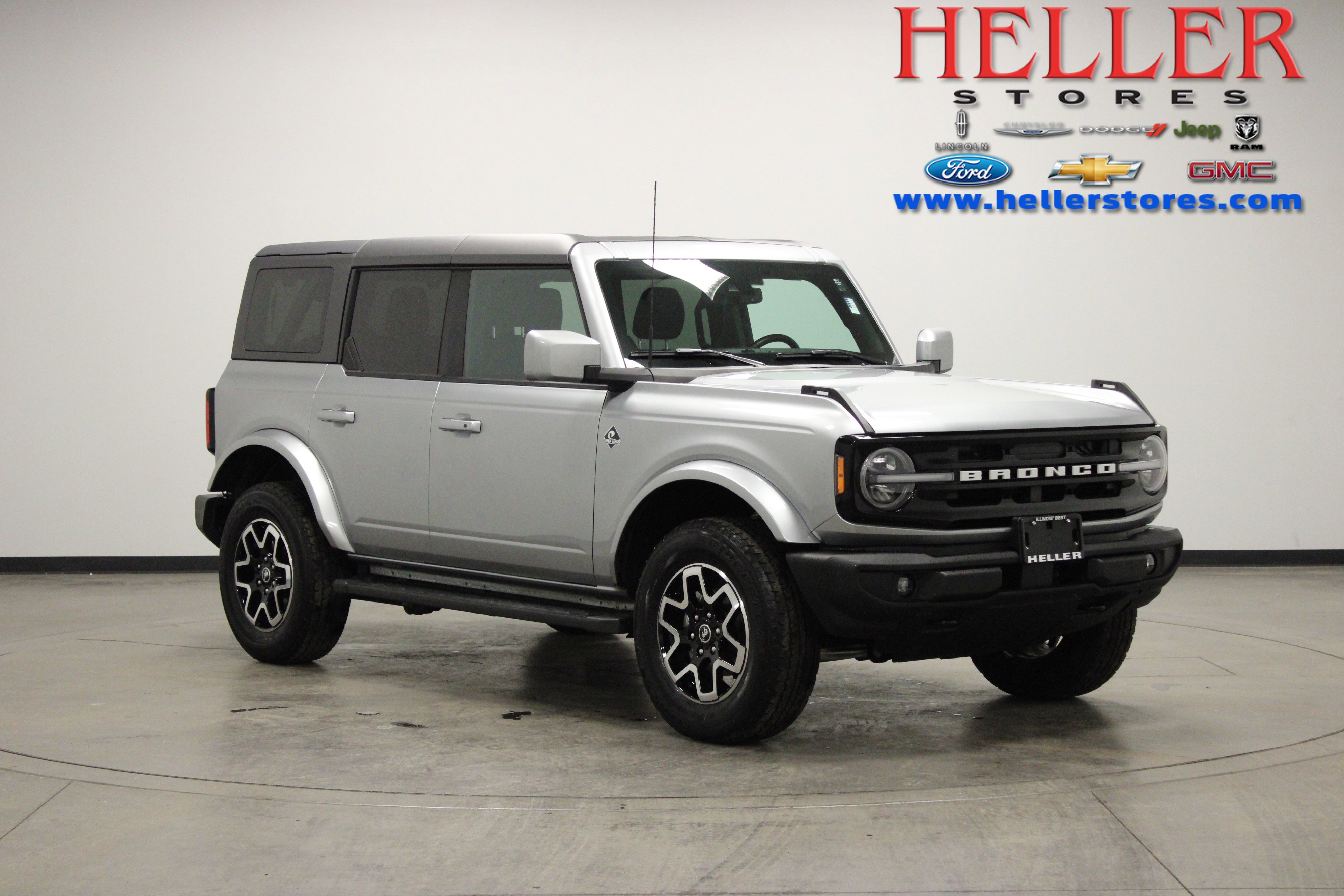 Used 2022 Ford Bronco Outer Banks image 1