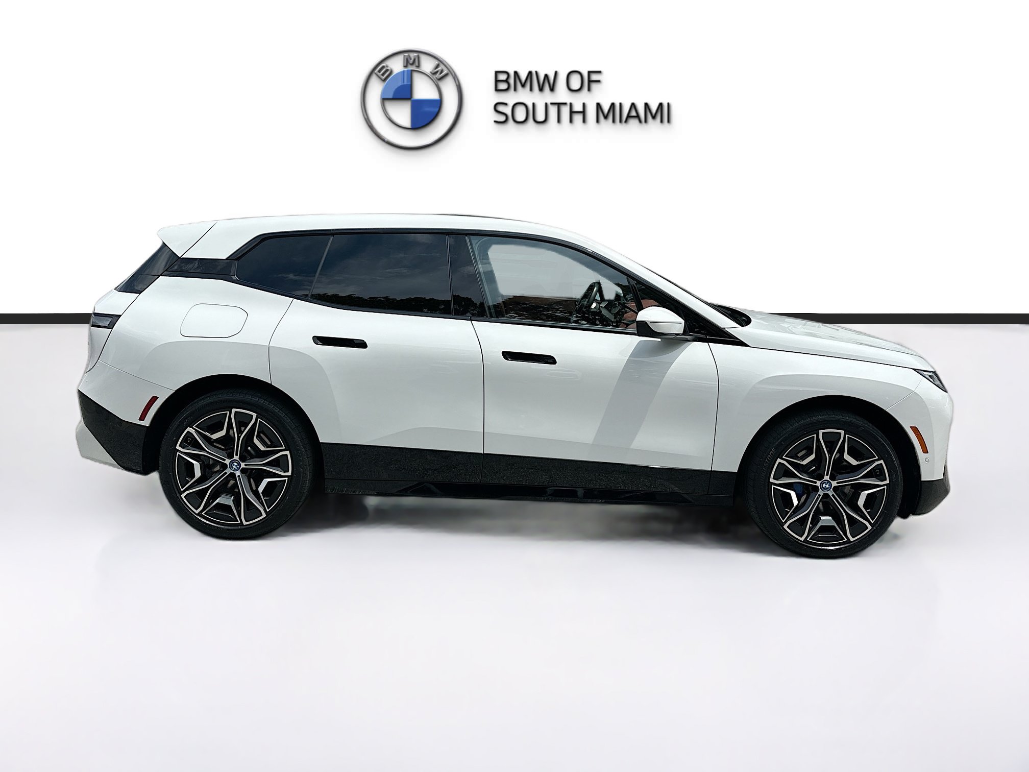Used 2025 BMW iX xDrive50 AWD/4WD image 8