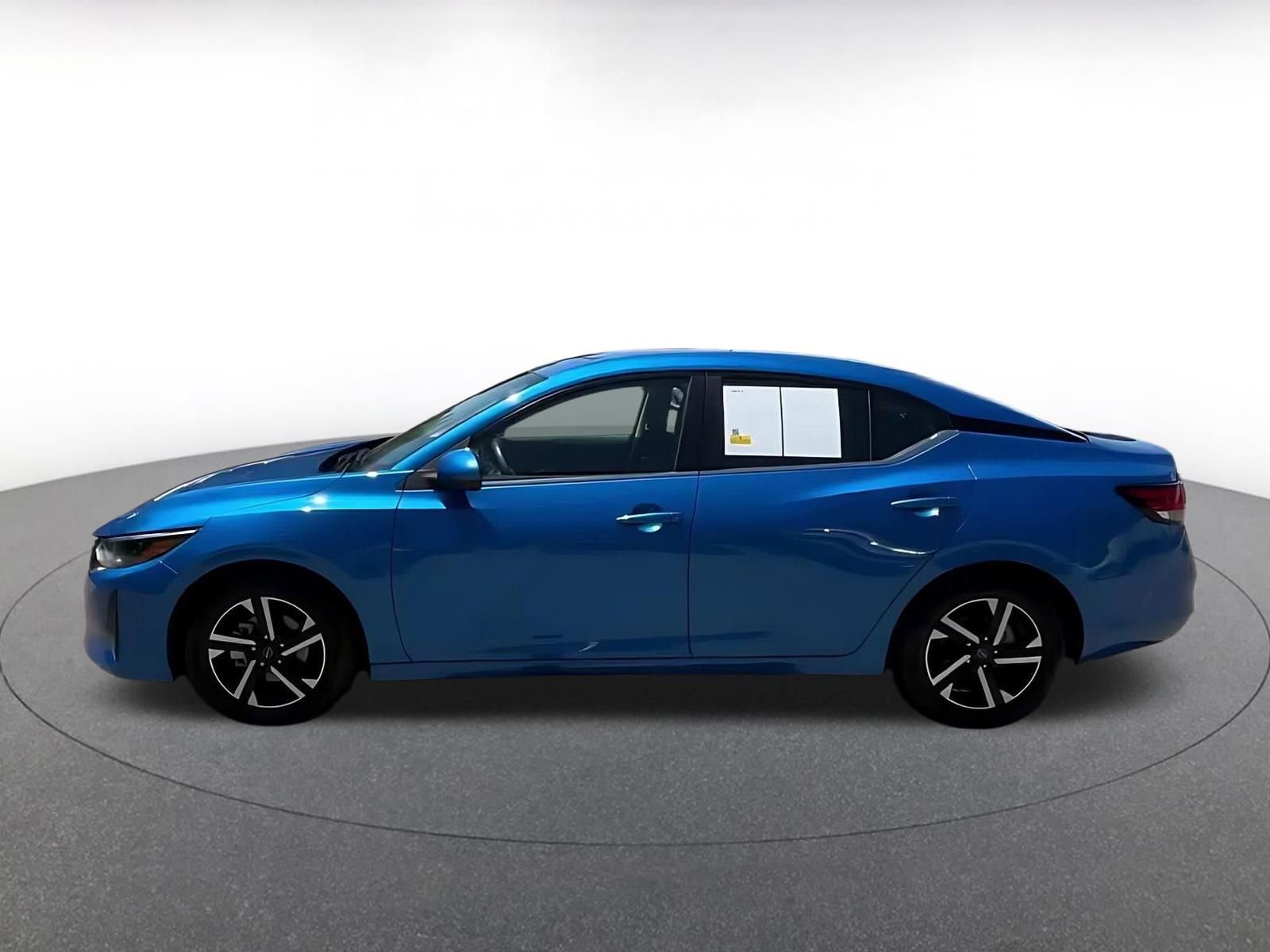 Used 2025 Nissan Sentra SV FWD image 10