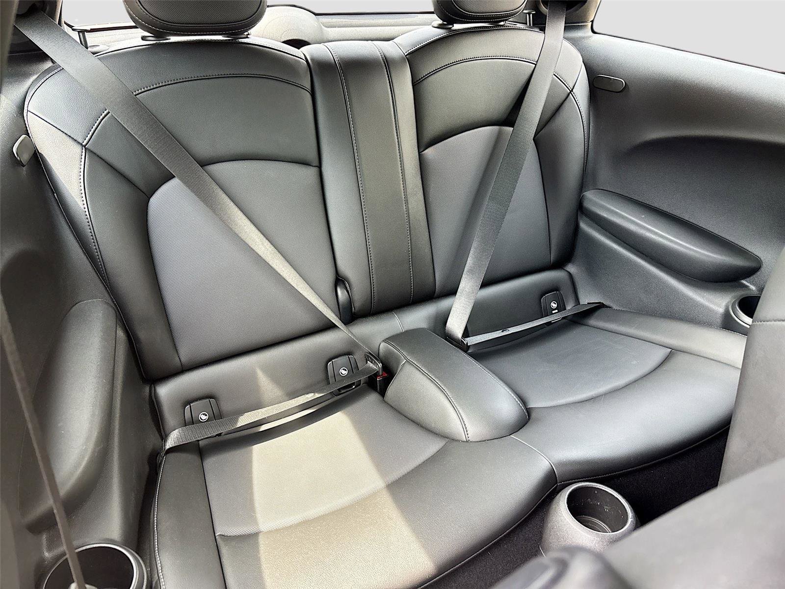 Used 2019 MINI Cooper 2-Door Hardtop FWD image 27