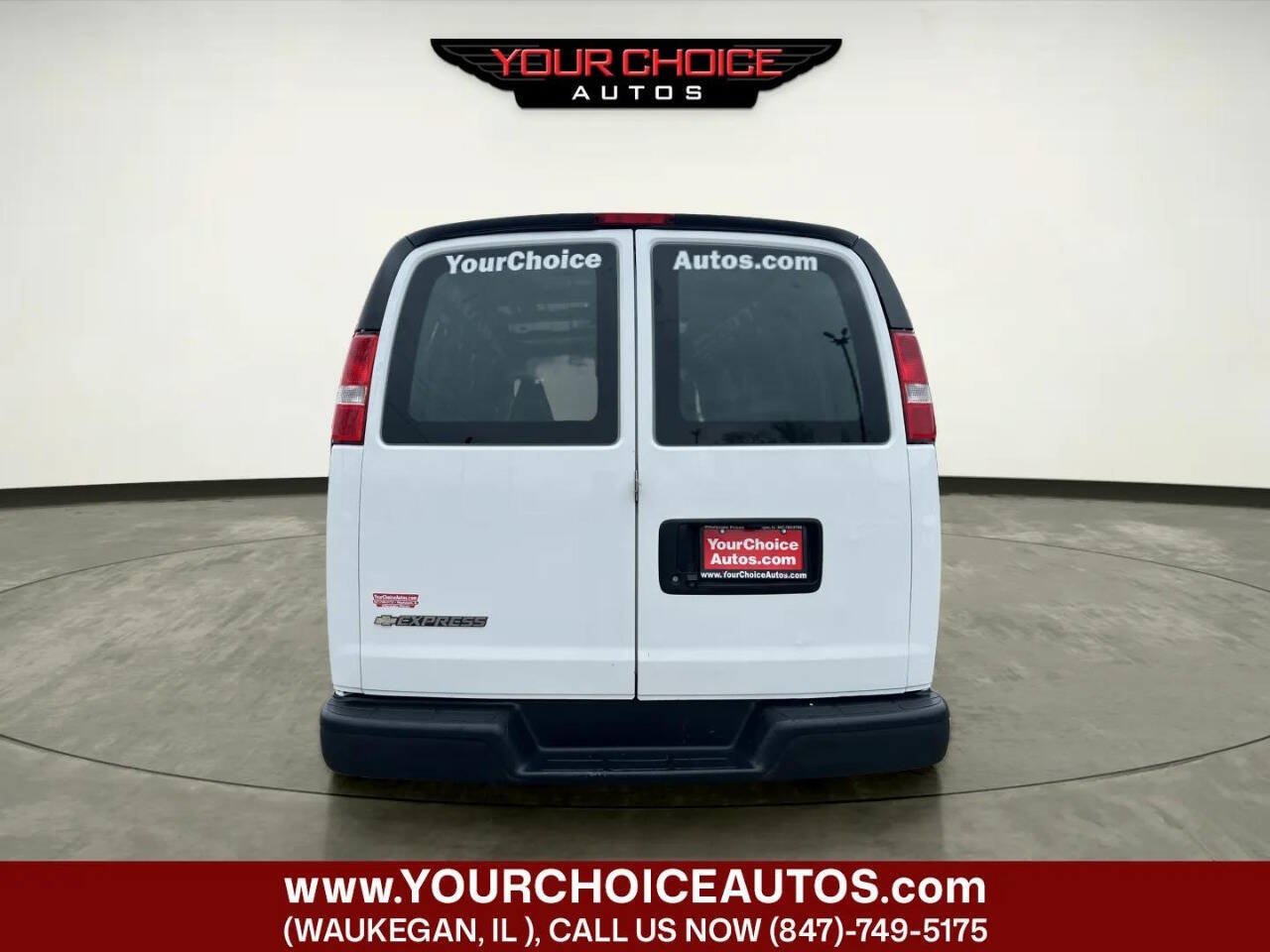 Used 2020 Chevrolet Express 2500 Extended w/ Driver Convenience Package RWD image 4