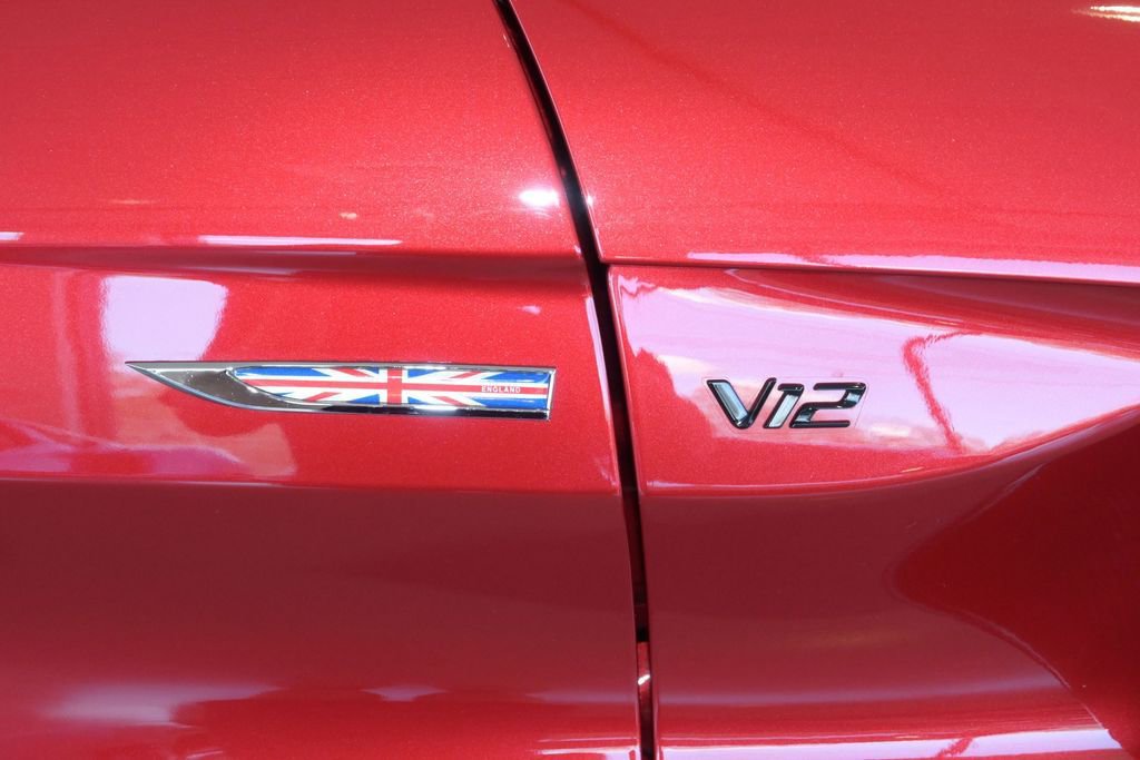 Used 2023 Aston Martin V12 Vantage Roadster RWD image 27