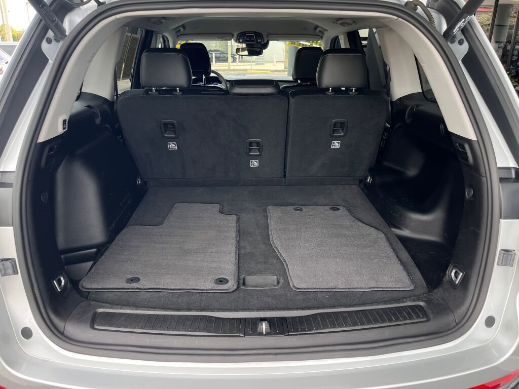 Used 2023 Jeep Grand Cherokee Limited image 27