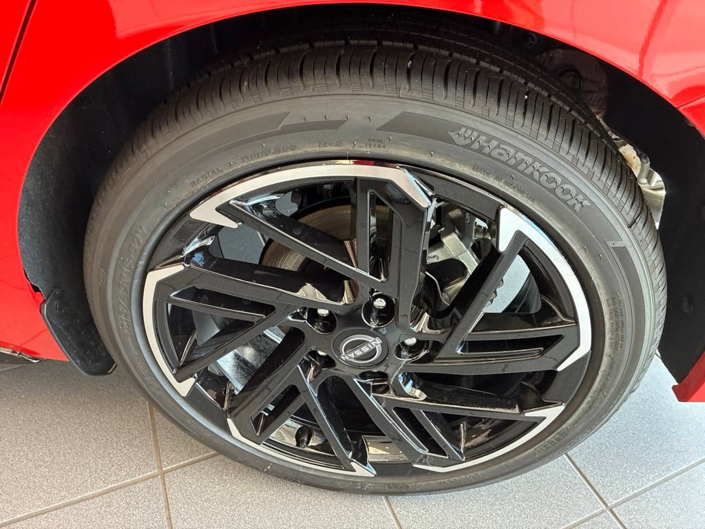 New 2026 Nissan Sentra SR w/ SR Premium Package FWD image 9