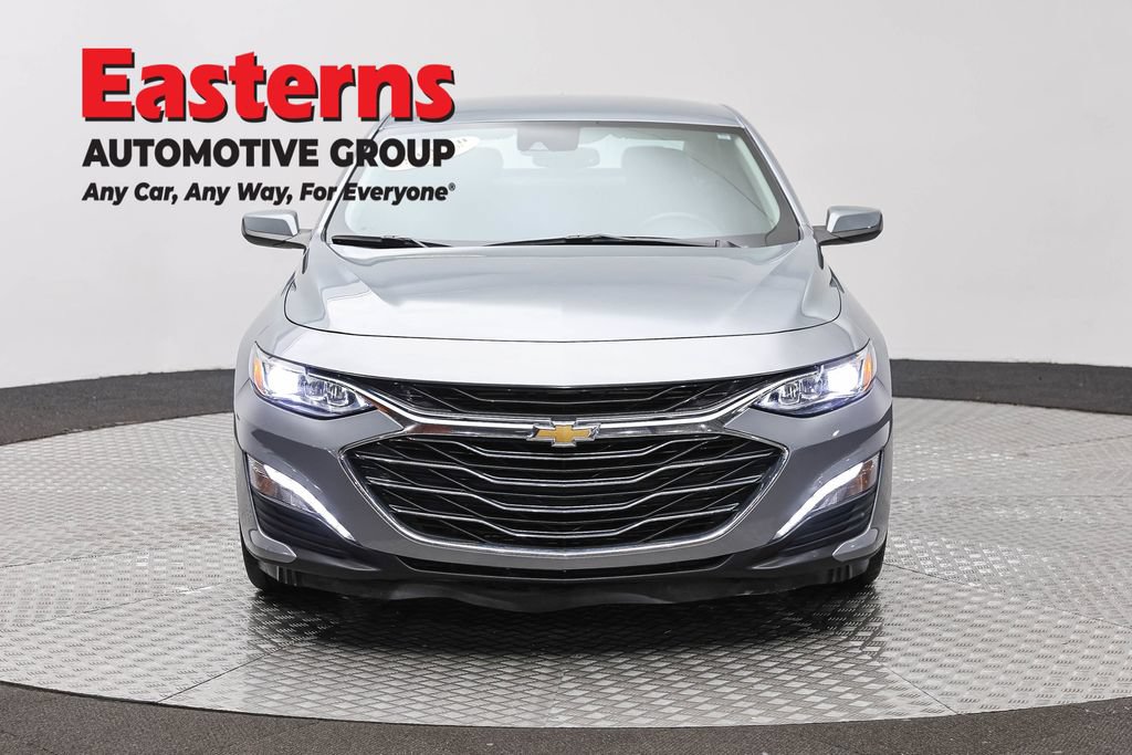 Used 2024 Chevrolet Malibu LT FWD image 2