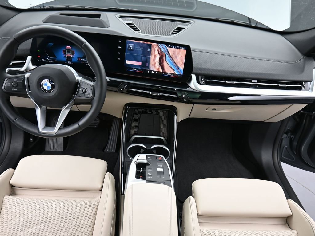 Used 2025 BMW X2 xDrive28i w/ Premium Package image 14