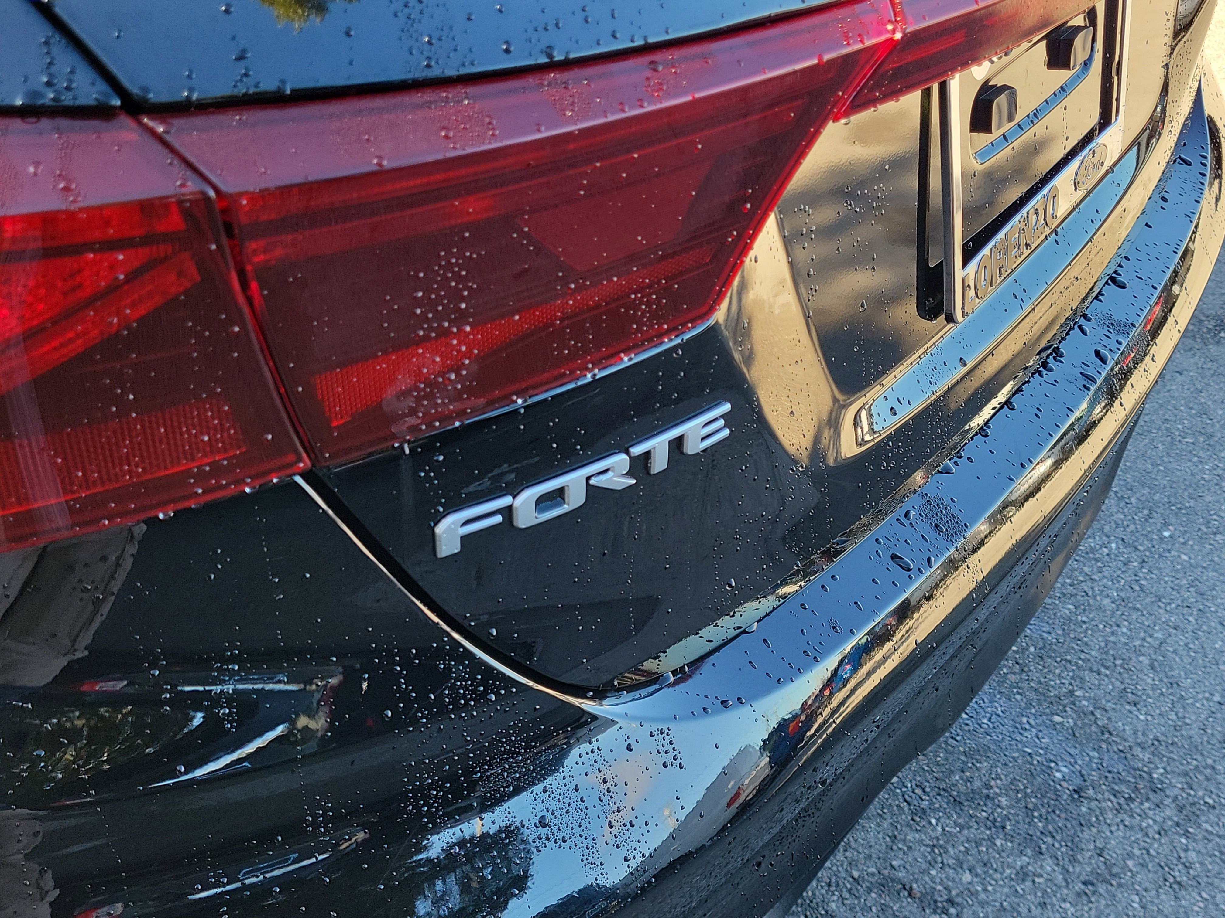 Used 2024 Kia Forte LXS image 9