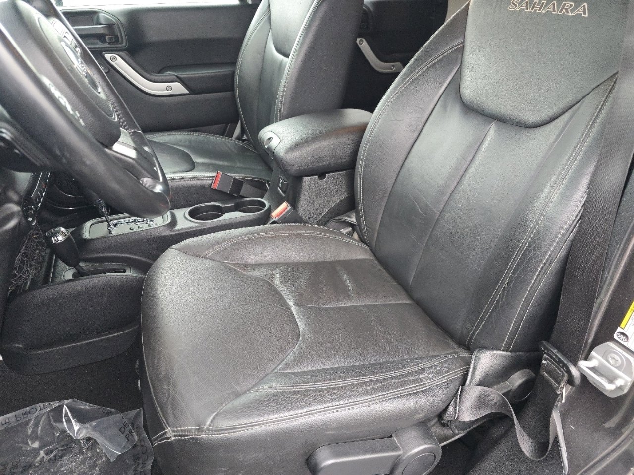 Used 2016 Jeep Wrangler Unlimited Sahara w/ Dual Top Group image 21