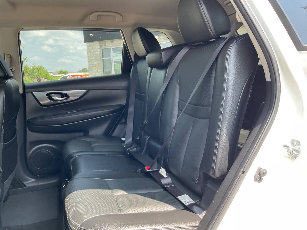 Used 2016 Nissan Rogue SL FWD image 28