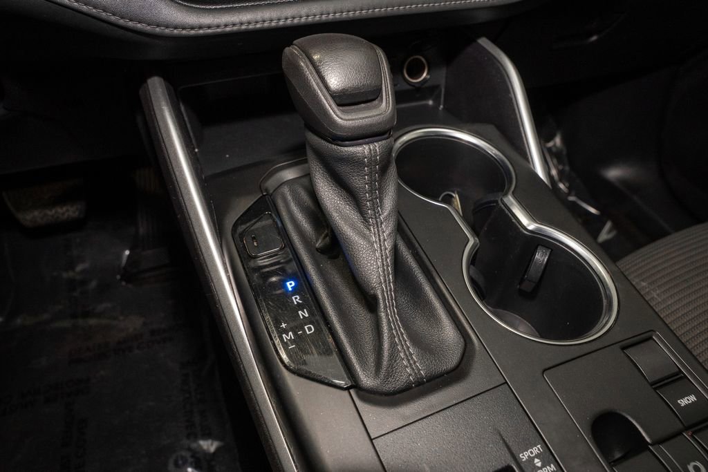 Used 2023 Toyota Highlander L image 18