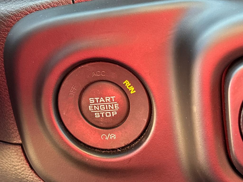 Used 2022 Jeep Wrangler Unlimited Sahara image 31