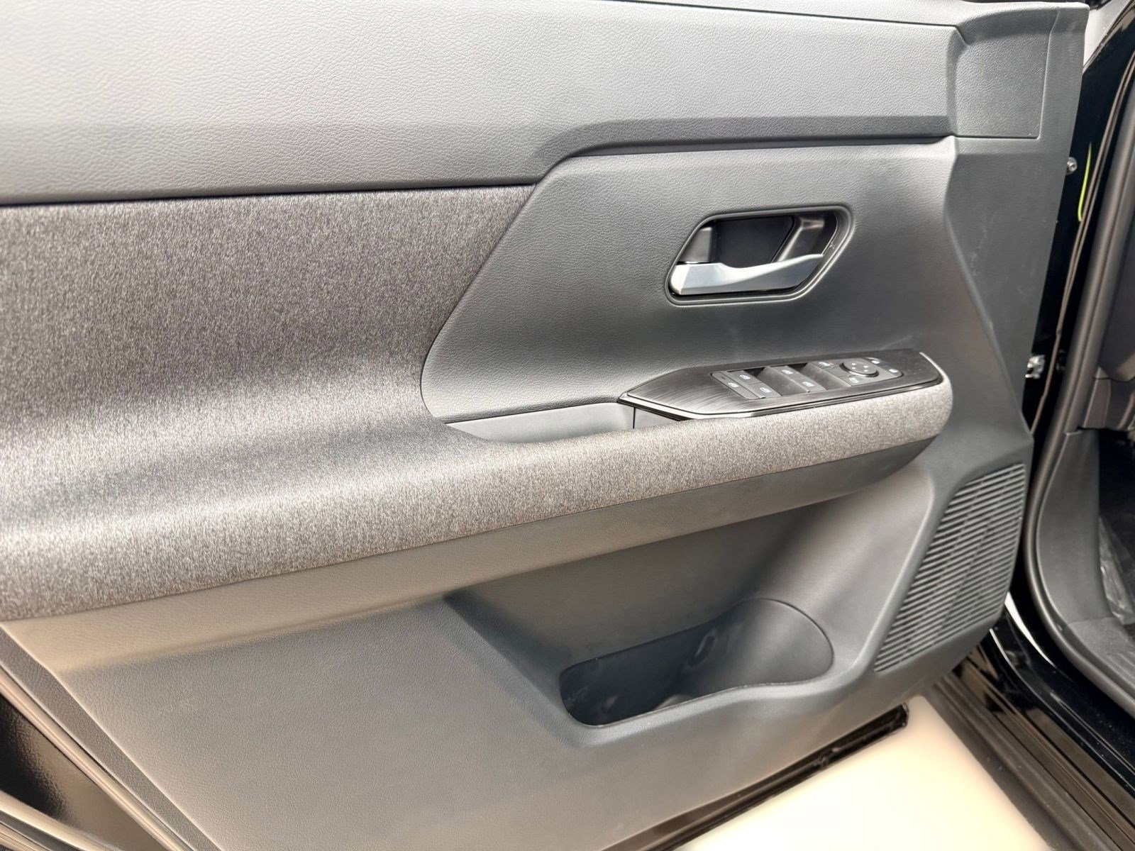 New 2026 Nissan Kicks SV image 11