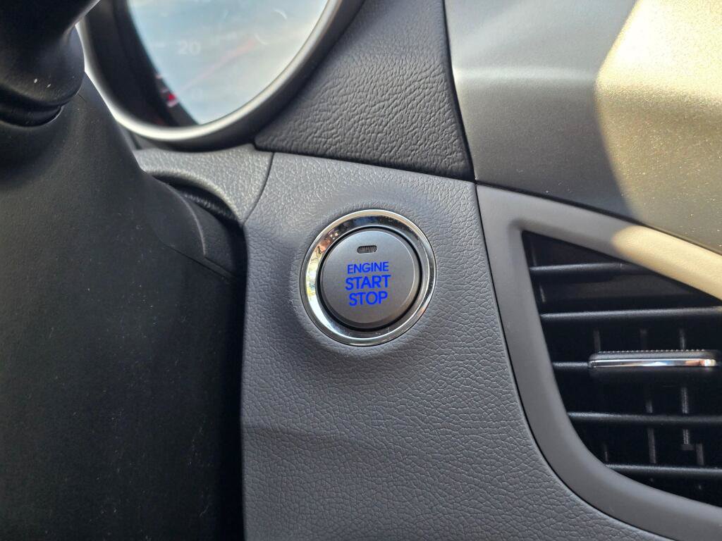 Used 2013 Hyundai Elantra Limited w/ Technology Pkg FWD image 27
