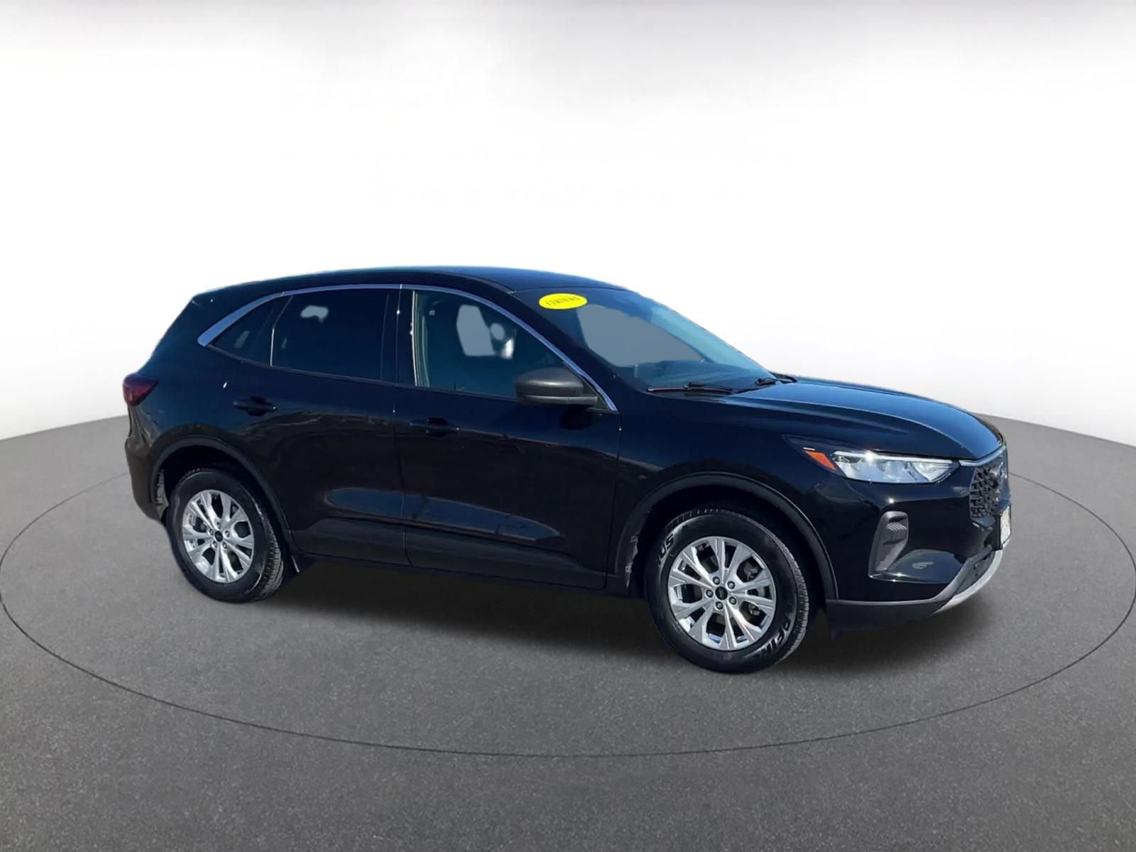 Used 2023 Ford Escape Active image 2