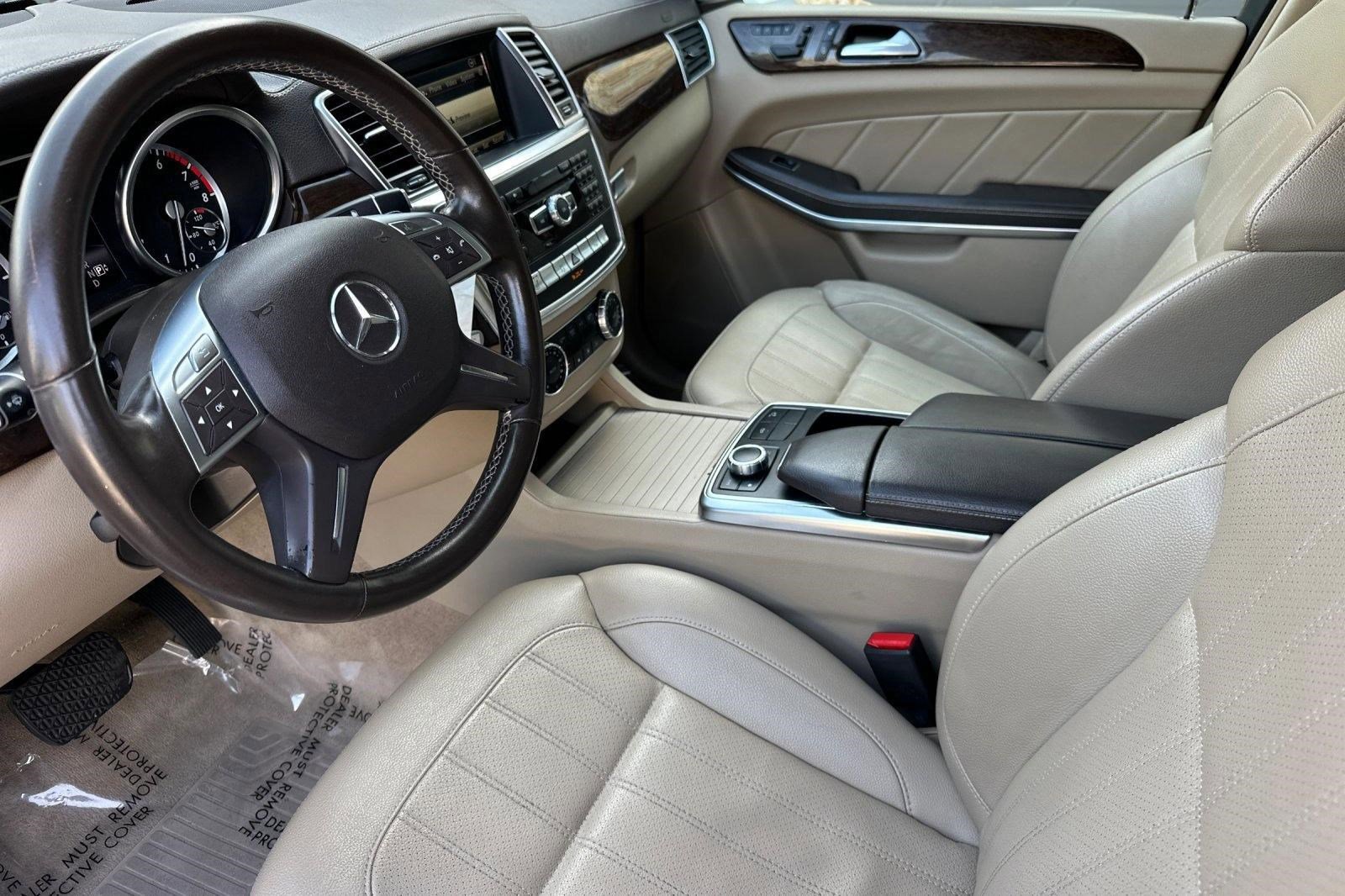 Used 2014 Mercedes-Benz GL 450 4MATIC image 4