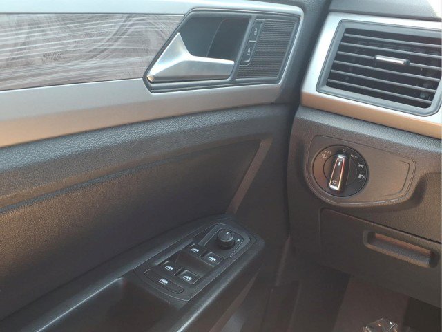 Used 2020 Volkswagen Atlas Cross Sport SE AWD/4WD image 22