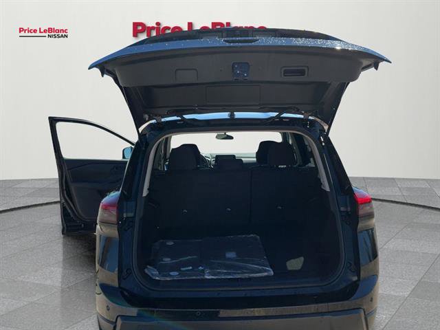 Used 2025 Nissan Rogue S image 23
