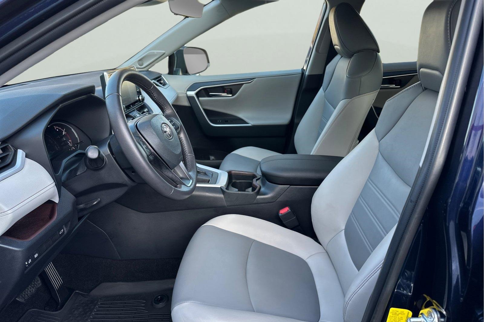 Used 2021 Toyota RAV4 Limited image 15