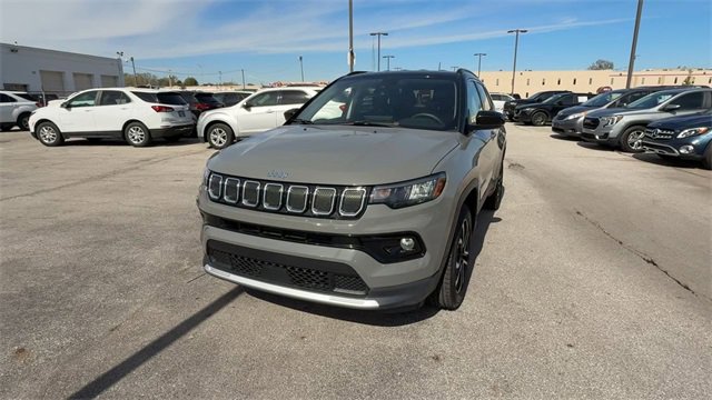 Used 2022 Jeep Compass Limited image 3