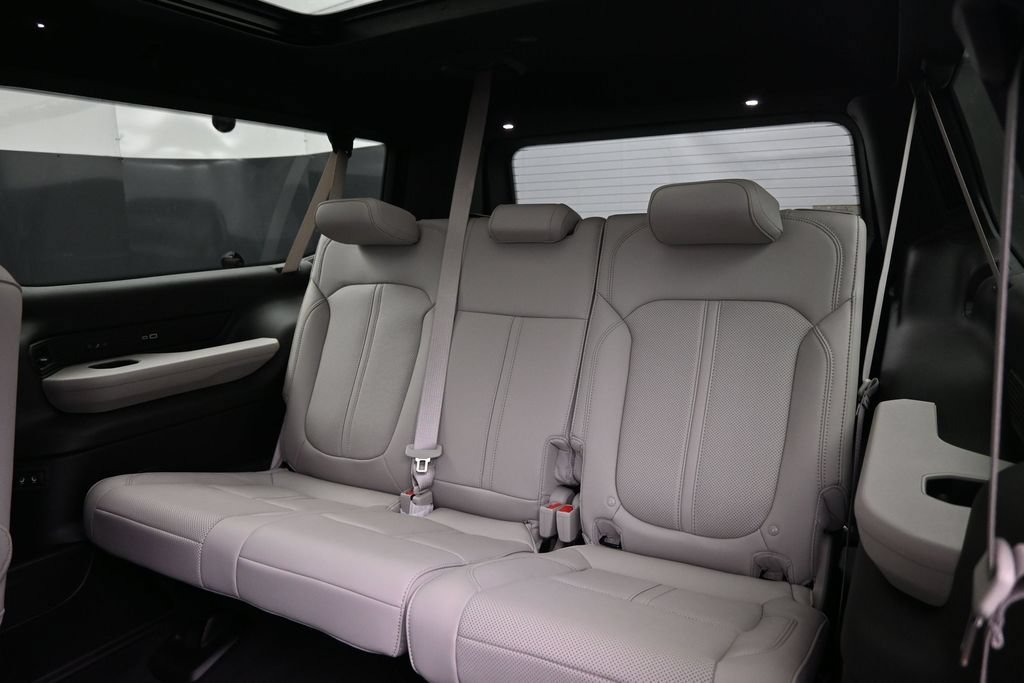 New 2026 Jeep Grand Wagoneer L Limited w/ Premium Group II AWD/4WD image 30