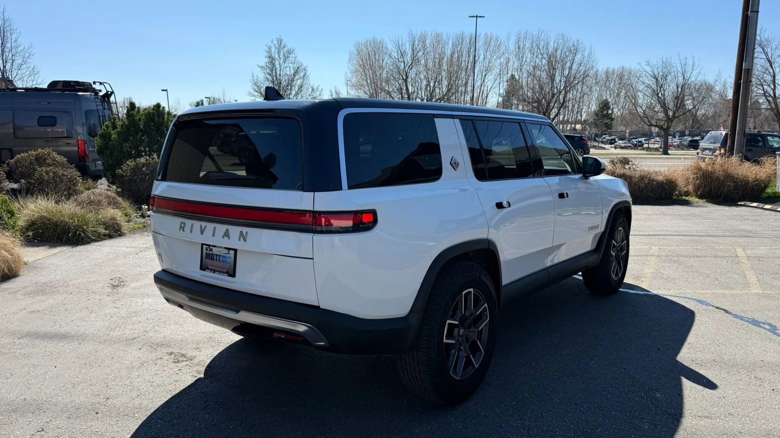 Used 2023 Rivian R1S Launch Edition AWD/4WD image 3
